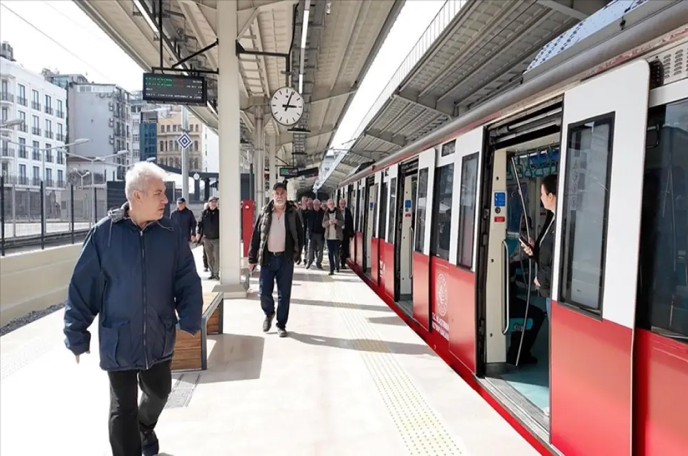 Sirkeci-Kazlıçeşme Raylı Sistem Hattı'nı bir haftada 80 bin 446 kişi kullandı Sirkeci-Kazlıçeşme Raylı Sistem Hattı'nı bir haftada 80 bin 446 kişi kullandı
