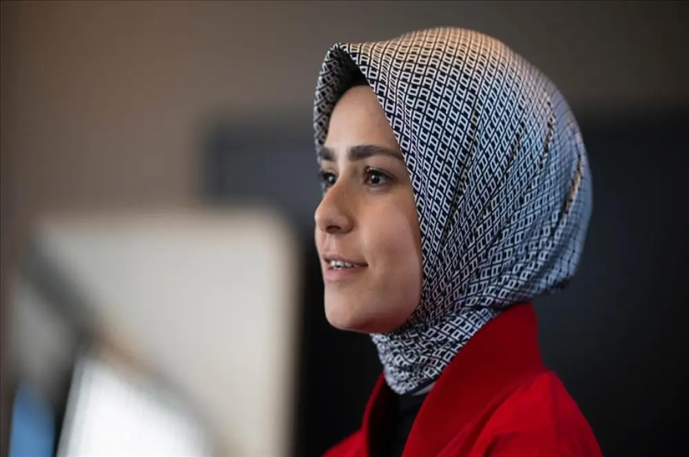 Türkiye'nin 'uzay kadrosu'ndaki Elvan Kuzucu Hıdır'dan kadınlara tavsiyeler Türkiye'nin 'uzay kadrosu'ndaki Elvan Kuzucu Hıdır'dan kadınlara tavsiyeler