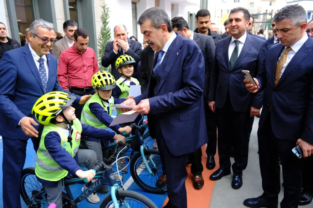 5 milyon öğrenciye trafik bilinci aşılanacak 5 milyon öğrenciye trafik bilinci aşılanacak