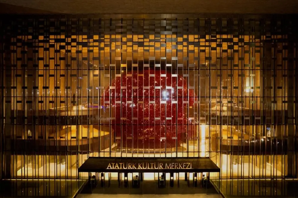AKM, Rusya'da gerçekleşen etkinlikte yılın konser ve tiyatro merkezi seçildi AKM, Rusya'da gerçekleşen etkinlikte yılın konser ve tiyatro merkezi seçildi
