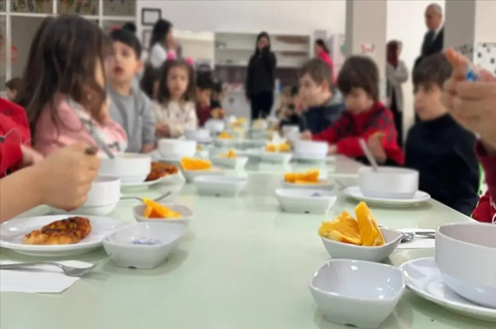 Yemek fiyatlarını artıran özel okullara sanayiciden ‘indirimli tarife’ teklifi Yemek fiyatlarını artıran özel okullara sanayiciden ‘indirimli tarife’ teklifi