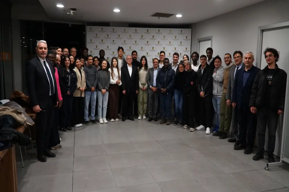87 ülkeden öğrencilerle iftar buluşması 87 ülkeden öğrencilerle iftar buluşması