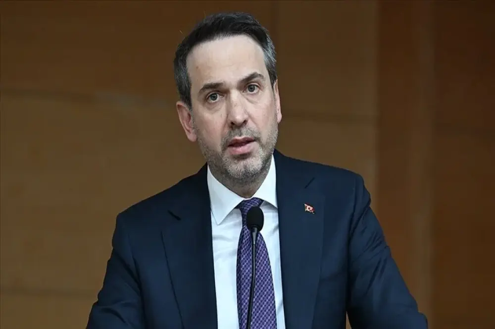 Bakan Bayraktar, denizlerdeki arama ve sondaj çalışmalarını açıkladı Bakan Bayraktar, denizlerdeki arama ve sondaj çalışmalarını açıkladı