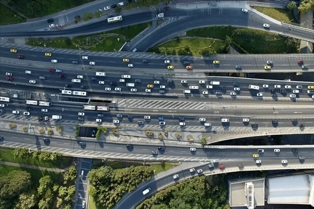 Motorlu kara taşıtlarınca 2022'de 344 milyar kilometre yol katedildi Motorlu kara taşıtlarınca 2022'de 344 milyar kilometre yol katedildi