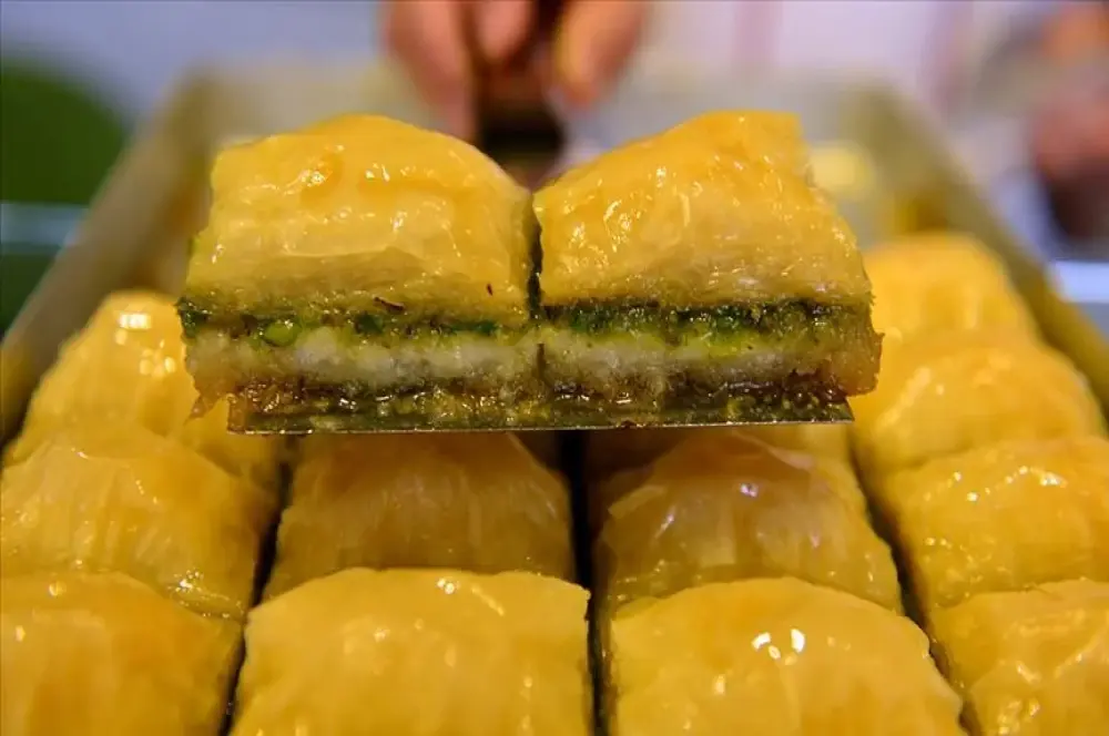 Türk baklavasının şekeri düştü Türk baklavasının şekeri düştü