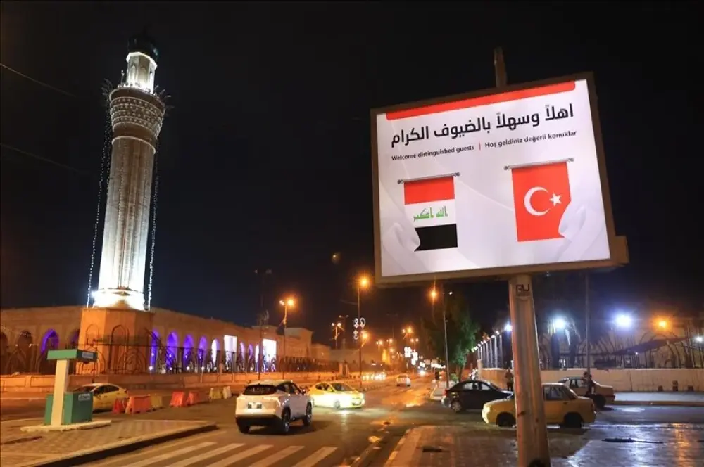 Irak'ta Cumhurbaşkanı Erdoğan'ın ziyareti öncesi caddelere Türk bayrağı asıldı Irak'ta Cumhurbaşkanı Erdoğan'ın ziyareti öncesi caddelere Türk bayrağı asıldı