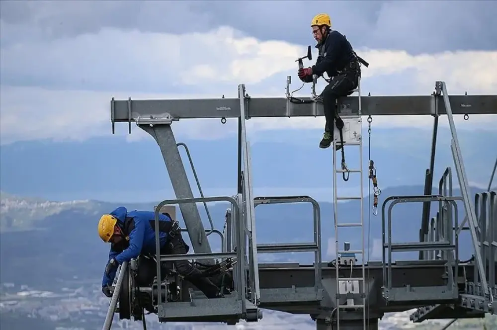 Teleferik sistemlerinde yolcu güvenliği özel bakım ve kontrollerle sağlanıyor Teleferik sistemlerinde yolcu güvenliği özel bakım ve kontrollerle sağlanıyor