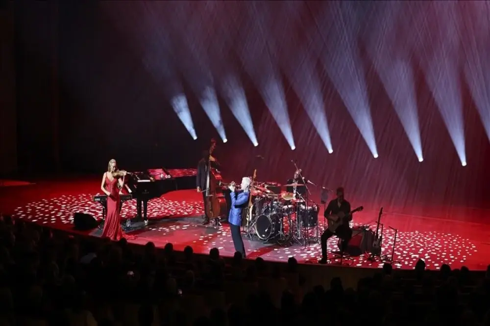 Dünyaca ünlü isimler bu yıl Türkiye'de konser verecek Dünyaca ünlü isimler bu yıl Türkiye'de konser verecek