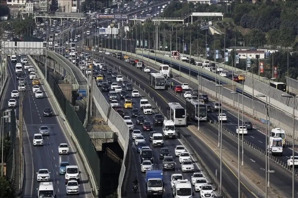 Trafiğe martta 226 bin 617 aracın kaydı yapıldı Trafiğe martta 226 bin 617 aracın kaydı yapıldı