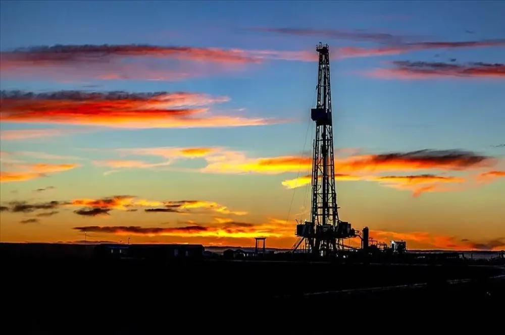 Küresel piyasalarda petrol ve gaz maliyetleri ikiye katlandı Küresel piyasalarda petrol ve gaz maliyetleri ikiye katlandı