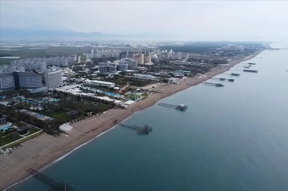 Antalya'ya gelen yabancı turist sayısı 2 milyona yaklaştı Antalya'ya gelen yabancı turist sayısı 2 milyona yaklaştı