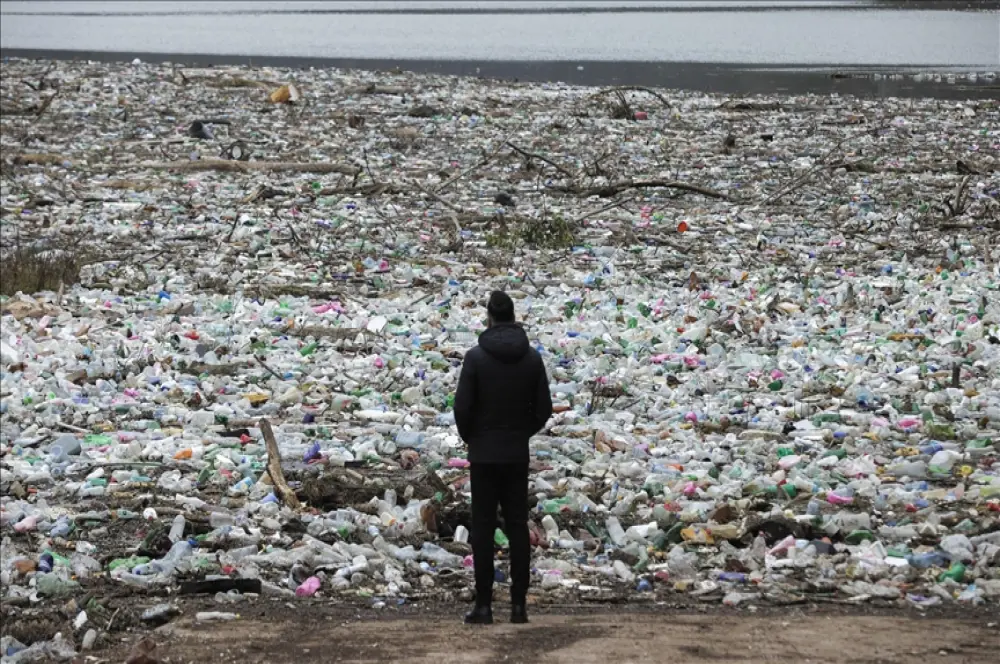Plastik kirliliğine en çok sebep olan markalar Coca Cola ve PepsiCo Plastik kirliliğine en çok sebep olan markalar Coca Cola ve PepsiCo