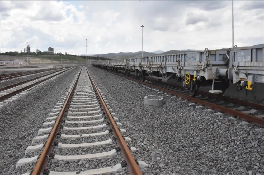 Bakü-Tiflis-Kars Demiryolu'nda modernizasyon işleri tamamlandı Bakü-Tiflis-Kars Demiryolu'nda modernizasyon işleri tamamlandı