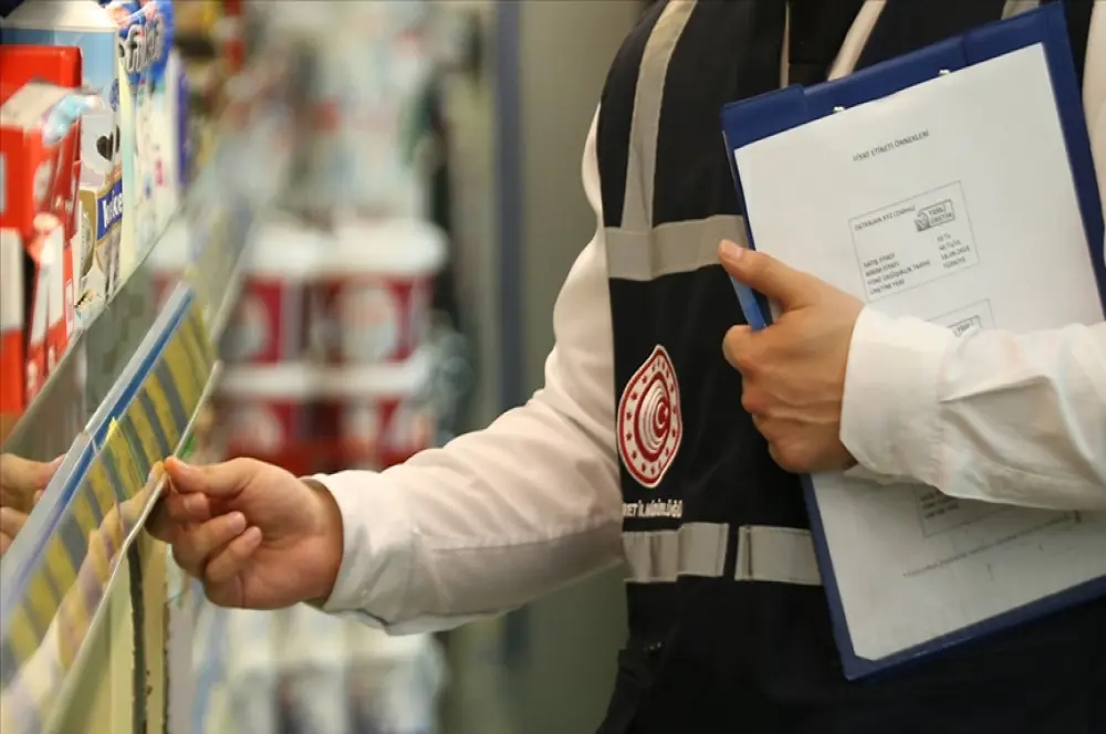 Fahiş fiyat artışı ve stokçuluk yapanlara 61 milyon lira ceza Fahiş fiyat artışı ve stokçuluk yapanlara 61 milyon lira ceza