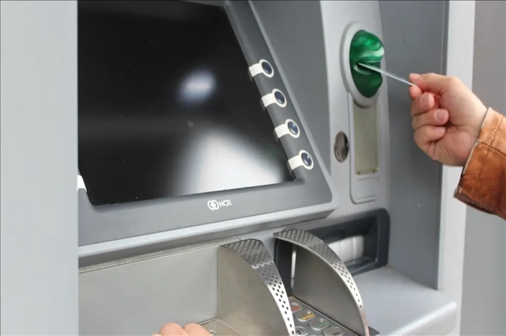 4.8 milyar lira yaşlı ve engelli aylıkları hesaplara yatırıldı 4.8 milyar lira yaşlı ve engelli aylıkları hesaplara yatırıldı