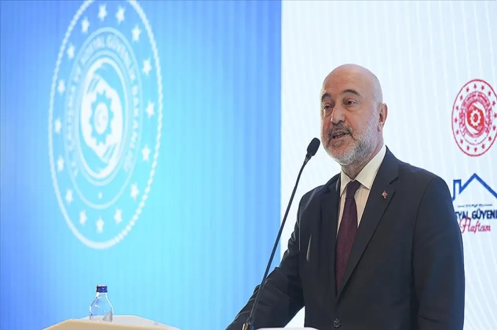 Kayıtlı istihdamı artırmak için kararlılıkla çalışmaya devam edeceğiz Kayıtlı istihdamı artırmak için kararlılıkla çalışmaya devam edeceğiz