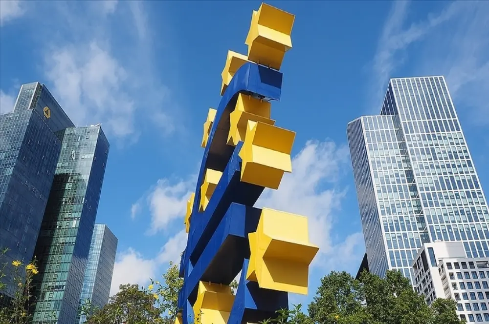 Euro Bölgesi'nde yıllık enflasyon yüzde 2.4 oldu Euro Bölgesi'nde yıllık enflasyon yüzde 2.4 oldu