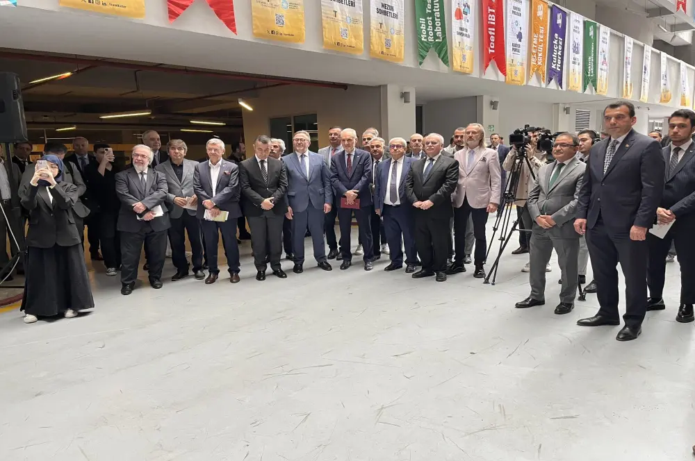 İş insanları İTO'nun İş Dünyası Okuyor etkinliğinde buluştu İş insanları İTO'nun İş Dünyası Okuyor etkinliğinde buluştu