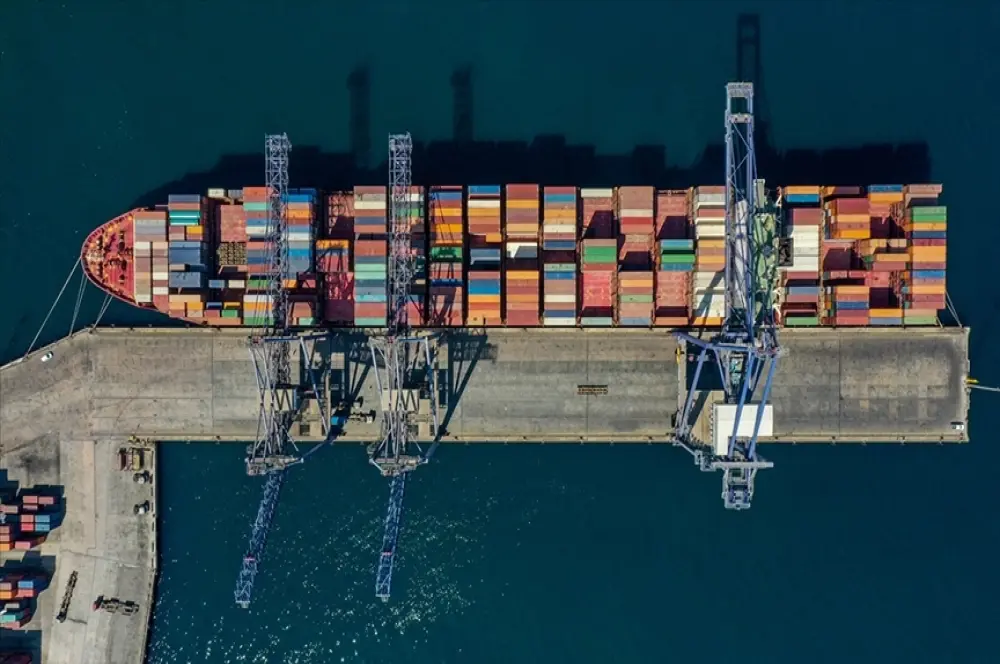İstanbul İhracatçı Birliklerinden yılın ilk 4 ayında 3,9 milyar dolarlık ihracat İstanbul İhracatçı Birliklerinden yılın ilk 4 ayında 3,9 milyar dolarlık ihracat