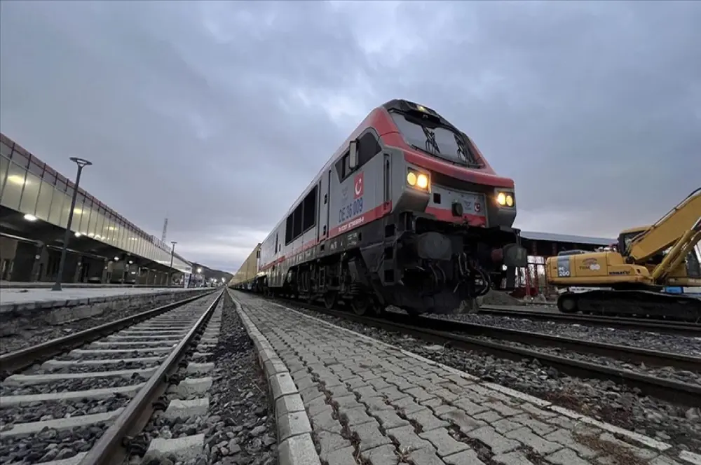 Bakü-Tiflis-Kars Demir Yolu Hattı 'Orta Koridor'u da hareketlendirecek Bakü-Tiflis-Kars Demir Yolu Hattı 'Orta Koridor'u da hareketlendirecek