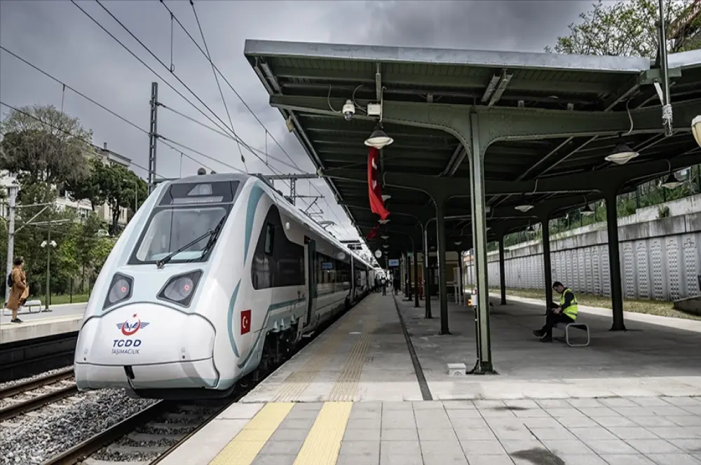Milli elektrikli tren seti 1 yılda 575 bin yolcu taşıdı Milli elektrikli tren seti 1 yılda 575 bin yolcu taşıdı