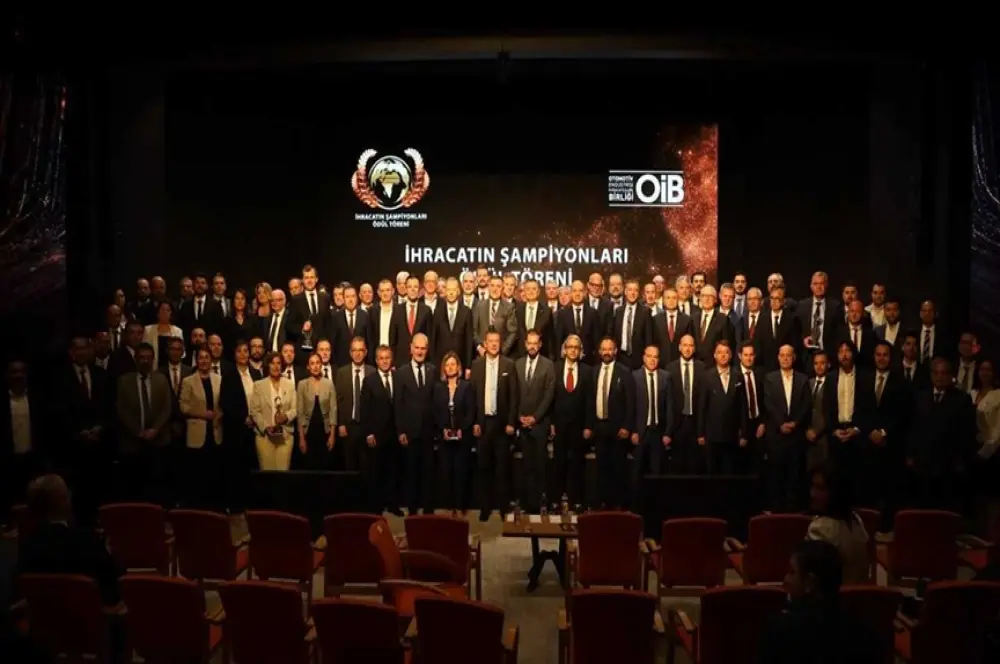 Otomotiv sektöründe "İhracatın Şampiyonları Ödülleri" sahiplerini buldu Otomotiv sektöründe "İhracatın Şampiyonları Ödülleri" sahiplerini buldu