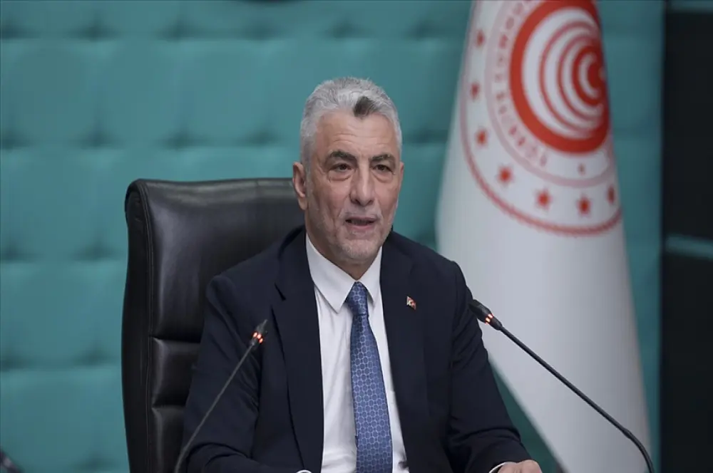 4 ayda dış ticaret açığı, geçen yılın aynı dönemine kıyasla yüzde 30.5 azaldı 4 ayda dış ticaret açığı, geçen yılın aynı dönemine kıyasla yüzde 30.5 azaldı