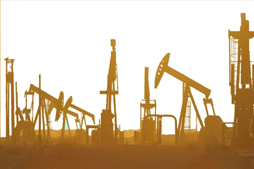 OPEC+ grubundan üretim kesintisini 1 yıl daha uzatma kararı OPEC+ grubundan üretim kesintisini 1 yıl daha uzatma kararı