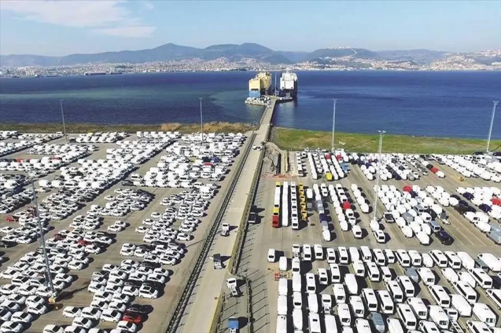 Otomotiv, mayısta 3.2 milyar dolarla en fazla ihracat yapan sektör oldu Otomotiv, mayısta 3.2 milyar dolarla en fazla ihracat yapan sektör oldu