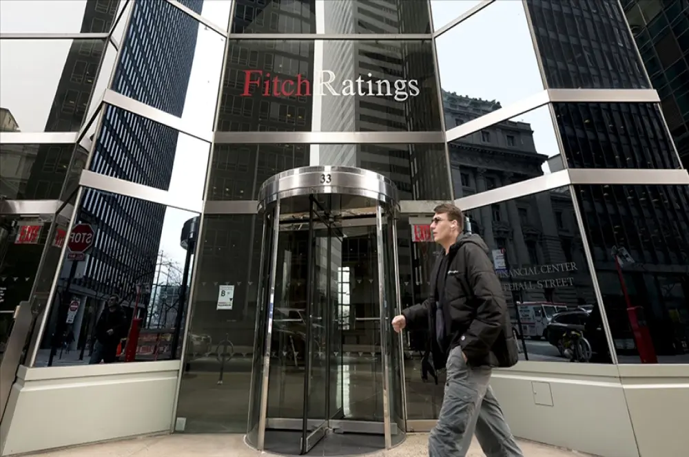Fitch: Fransa'da ani seçim kararı mali belirsizliği artırıyor Fitch: Fransa'da ani seçim kararı mali belirsizliği artırıyor
