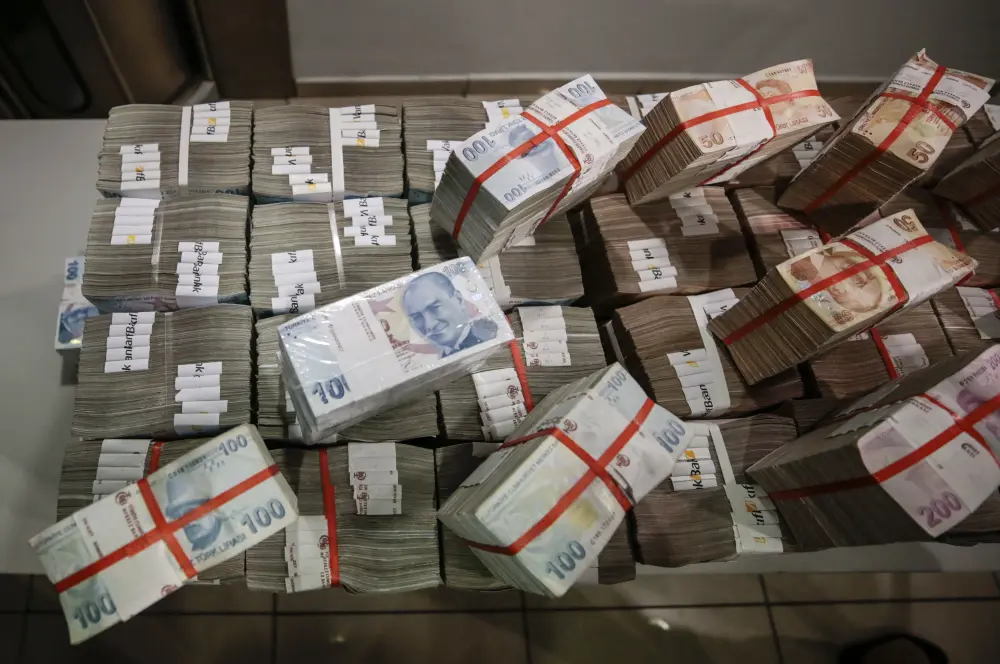 Bankacılık kredi hacmi 13.5 trilyon lira oldu Bankacılık kredi hacmi 13.5 trilyon lira oldu