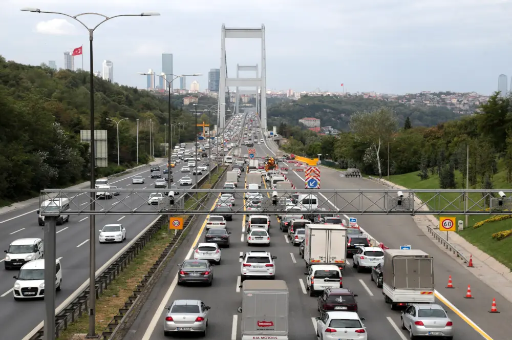 Yollardaki bayram yoğunluğu akıllı sistemlerle hafifleyecek Yollardaki bayram yoğunluğu akıllı sistemlerle hafifleyecek