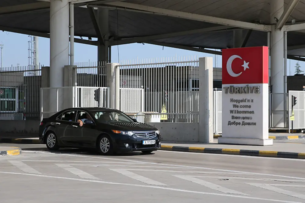 Gurbetçilerin tatil için Türkiye'ye gelişleri sürüyor Gurbetçilerin tatil için Türkiye'ye gelişleri sürüyor