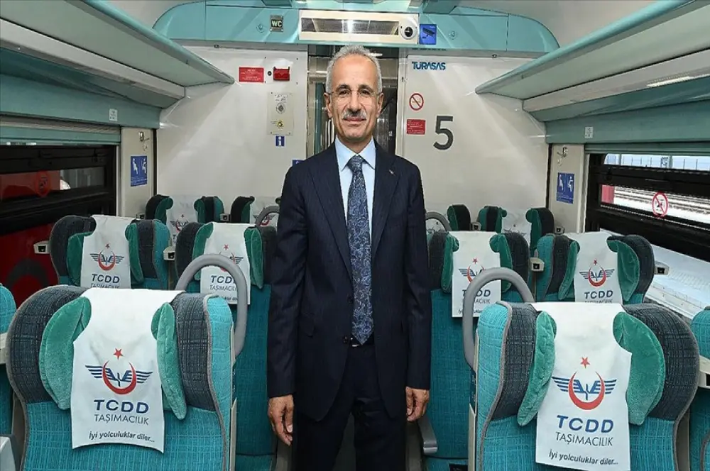 Tren biletlerinde emeklilere yönelik yüzde 10 indirimden 62 bin kişi faydalandı Tren biletlerinde emeklilere yönelik yüzde 10 indirimden 62 bin kişi faydalandı