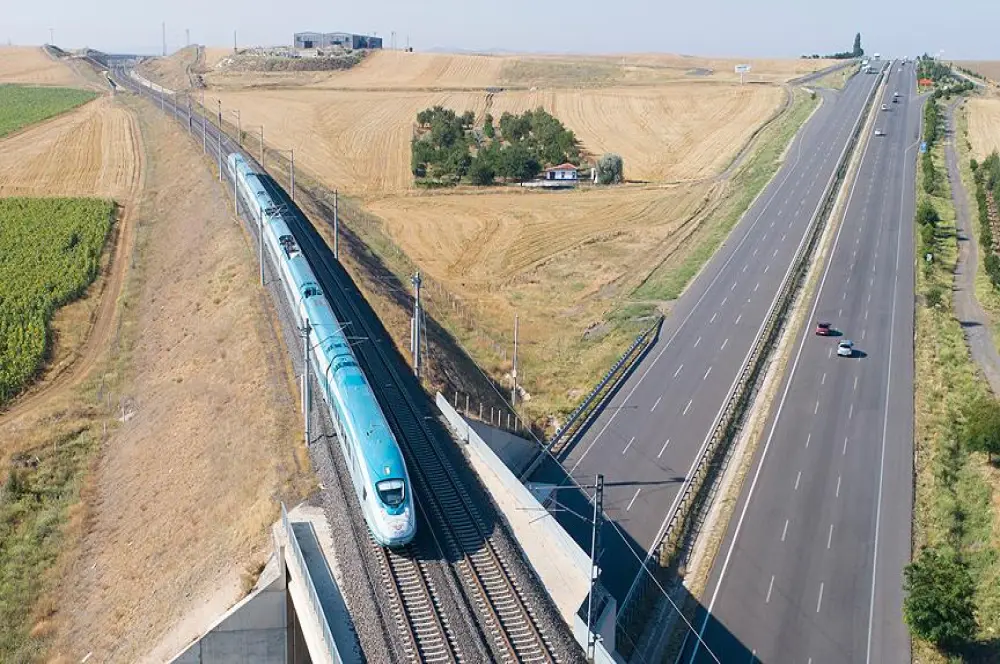 Kurban Bayramı tatilinde demir yollarını 7,5 milyon kişi kullandı Kurban Bayramı tatilinde demir yollarını 7,5 milyon kişi kullandı