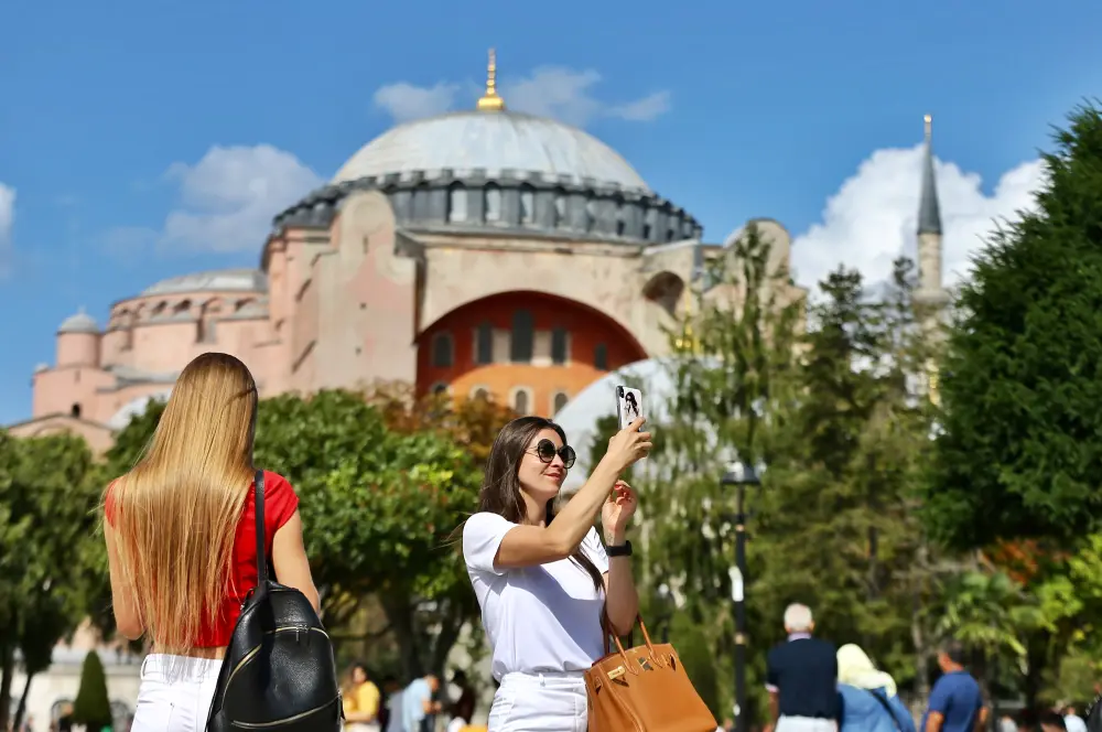 5 ayda 18 milyona yakın ziyaretçi geldi 5 ayda 18 milyona yakın ziyaretçi geldi