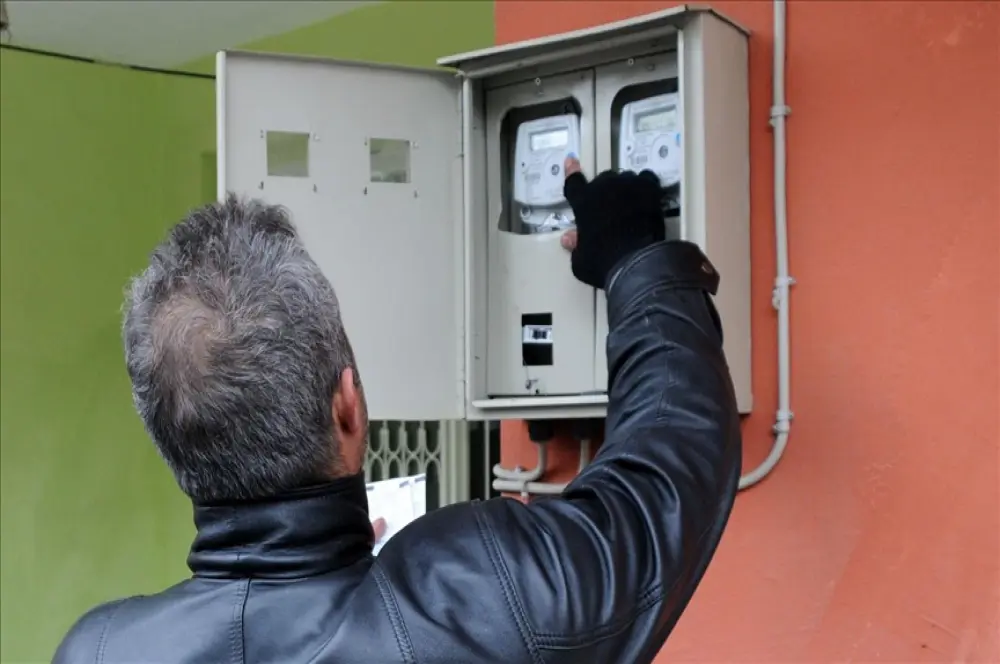 Elektrik tarifelerinde fiyat artışına gidildi Elektrik tarifelerinde fiyat artışına gidildi