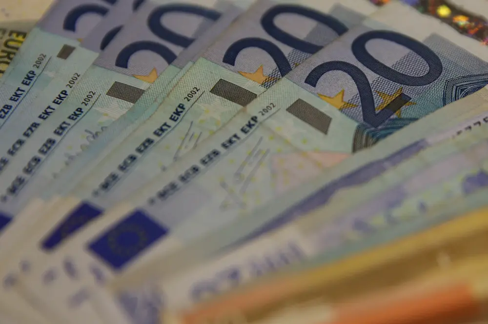 Euro Bölgesi'nde perakende satışlar mayısta yükseldi Euro Bölgesi'nde perakende satışlar mayısta yükseldi