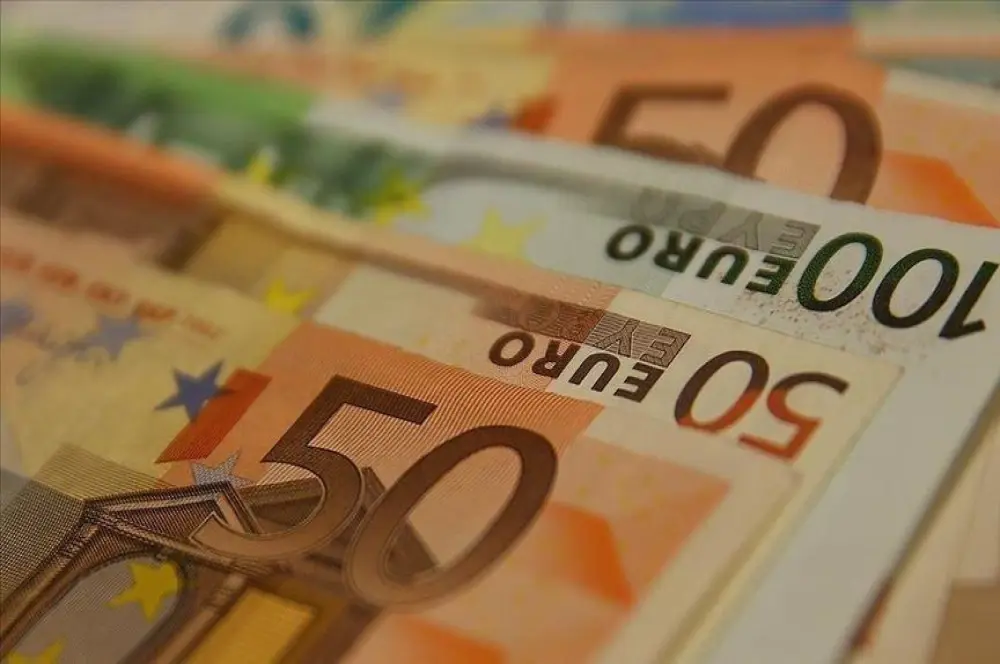Euro Bölgesi'nde sanayi üretimi mayısta yüzde 0.6 düştü Euro Bölgesi'nde sanayi üretimi mayısta yüzde 0.6 düştü
