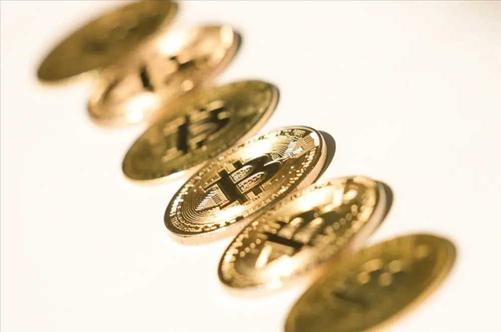 Bitcoin'in fiyatı 65 bin dolara yaklaştı Bitcoin'in fiyatı 65 bin dolara yaklaştı