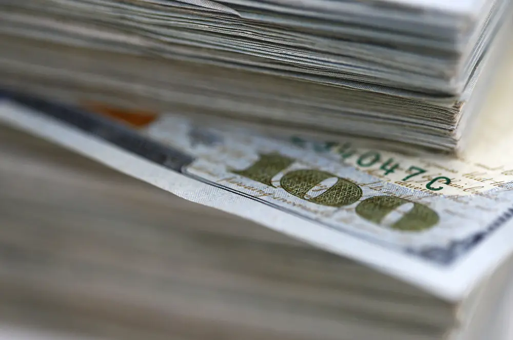 Dolar güne 33.0760 liradan başladı Dolar güne 33.0760 liradan başladı