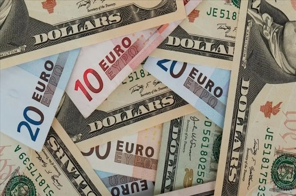Euro/dolar paritesi marttan beri en yüksek seviyeye yükseldi Euro/dolar paritesi marttan beri en yüksek seviyeye yükseldi