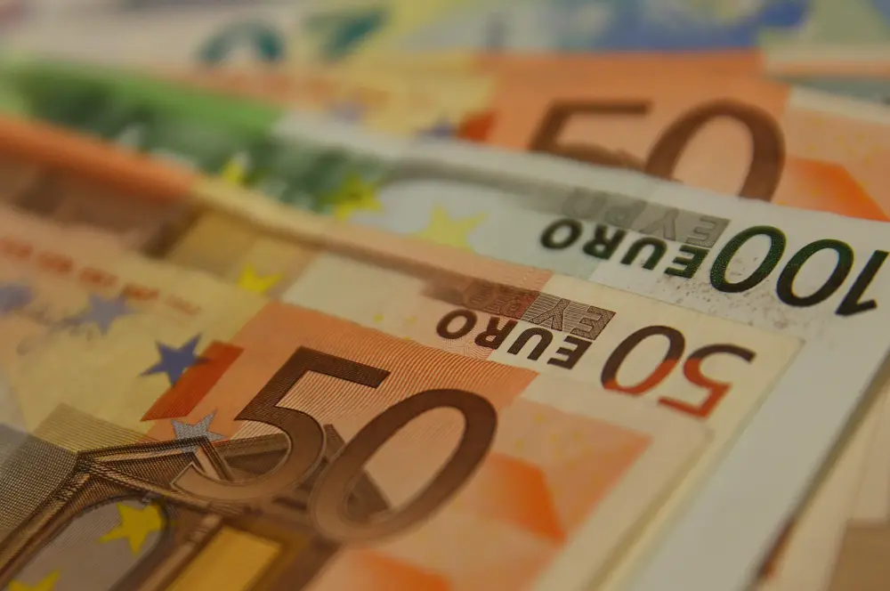 Euro Bölgesi'nde inşaat üretimi mayısta geriledi Euro Bölgesi'nde inşaat üretimi mayısta geriledi