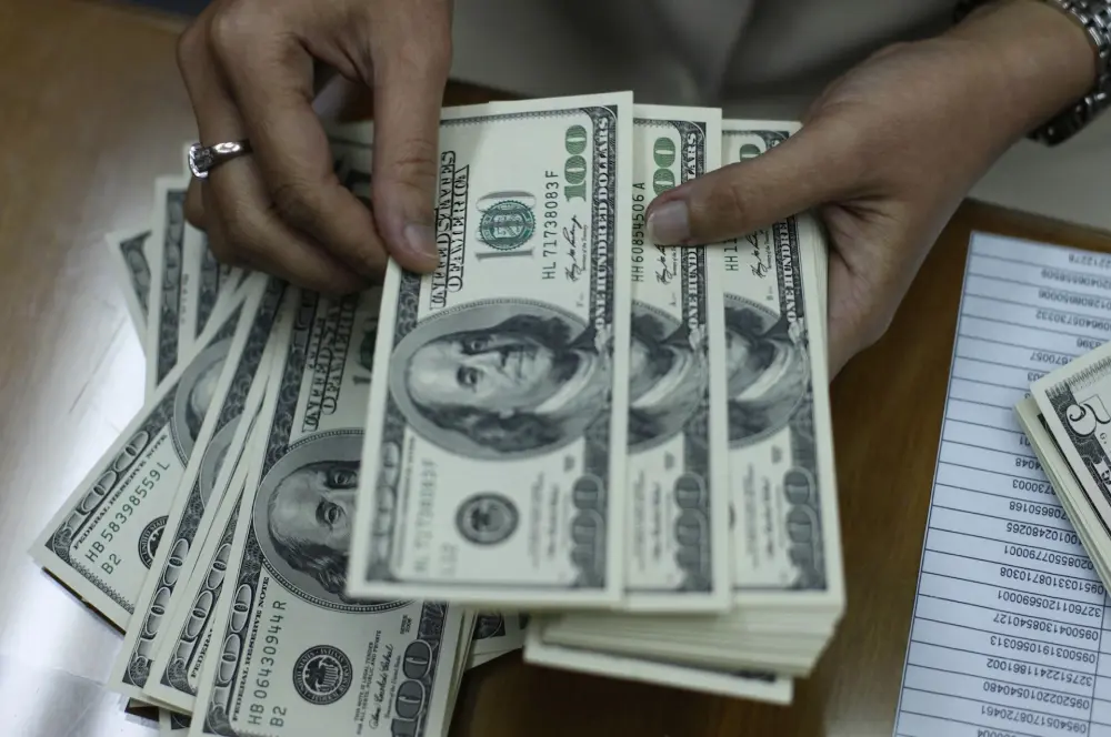 10 yıl vadeli dolar cinsi gösterge tahvilinin getirisi yüzde 7'nin altına indi 10 yıl vadeli dolar cinsi gösterge tahvilinin getirisi yüzde 7'nin altına indi