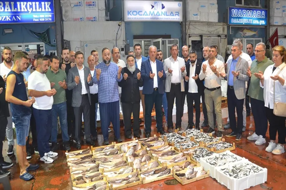 Kocaeli'de yeni sezonun ilk balık mezadı yapıldı Kocaeli'de yeni sezonun ilk balık mezadı yapıldı