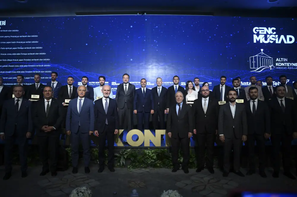 ‘Altın Konteyner İhracat Ödülleri’ sahiplerini buldu ‘Altın Konteyner İhracat Ödülleri’ sahiplerini buldu