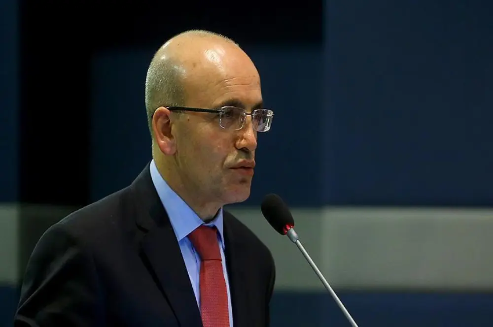 Bakan Şimşek'ten dikkat çeken cari açık yorumu: 15 milyar dolara gerileyecek Bakan Şimşek'ten dikkat çeken cari açık yorumu: 15 milyar dolara gerileyecek