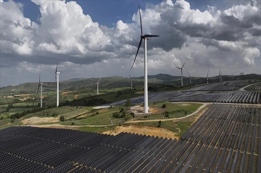 Türkiye yenilenebilir enerji stratejisine hız veriyor: Dışa bağımlılık azalacak Türkiye yenilenebilir enerji stratejisine hız veriyor: Dışa bağımlılık azalacak