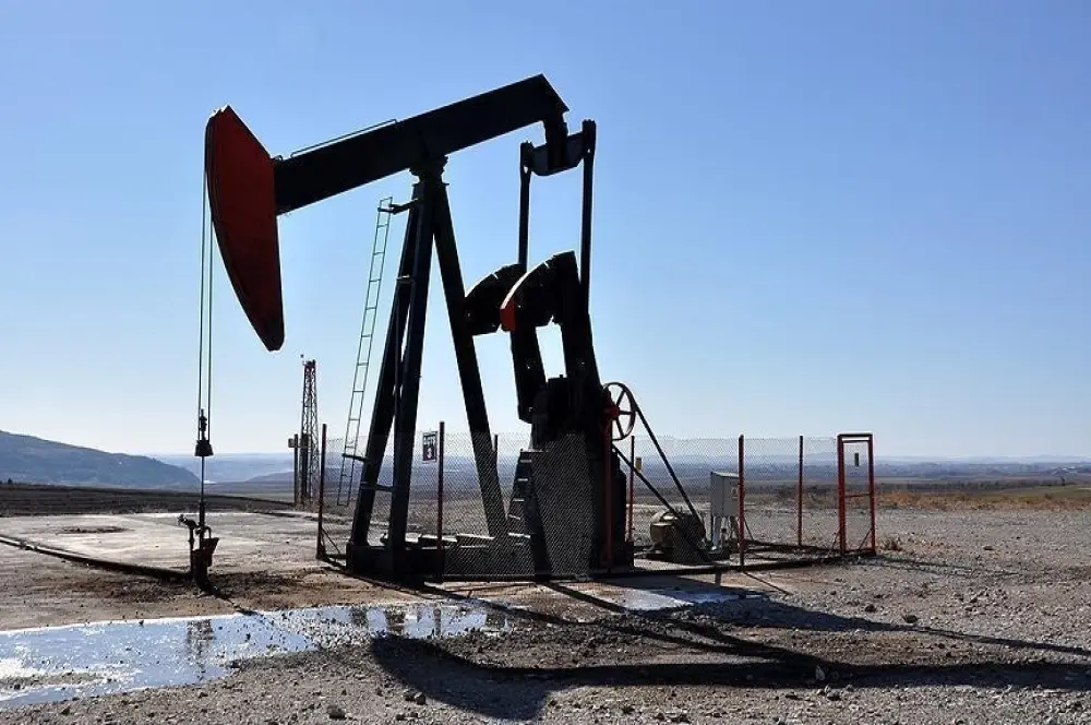 Merkez bankası krizi çözüldü, petrol üretimi eski seyrine döndü Merkez bankası krizi çözüldü, petrol üretimi eski seyrine döndü