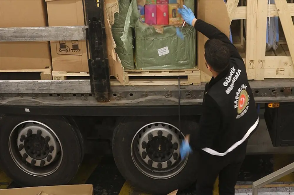 Ticaret Bakanlığı kaçakçılara göz açtırmıyor: Operasyonlar peş peşe! Ticaret Bakanlığı kaçakçılara göz açtırmıyor: Operasyonlar peş peşe!